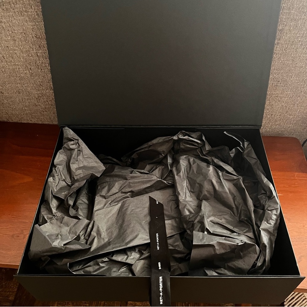 Net-A-Porter Gift Box - Picture 4 of 5